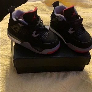 Retro 6 red black and white Jordan’s